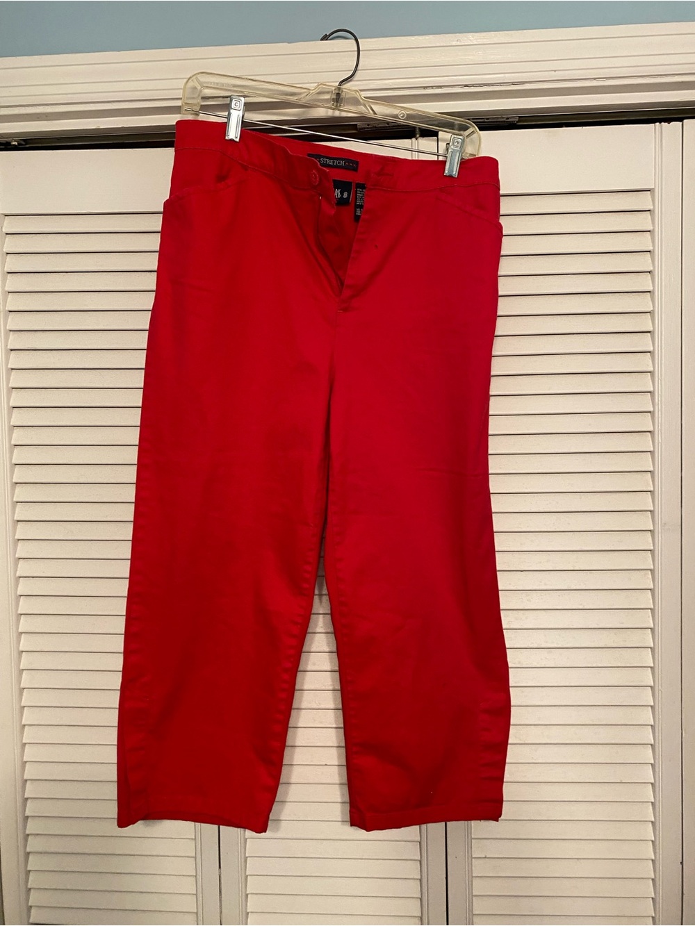 Bill Blass Women’s Bright Red Capris